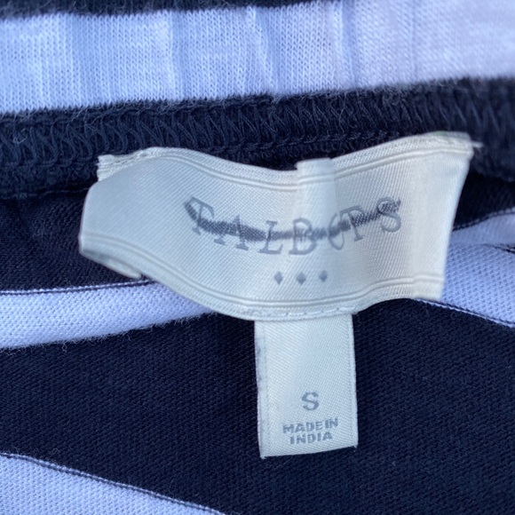 skirt - Picture 2 of 2